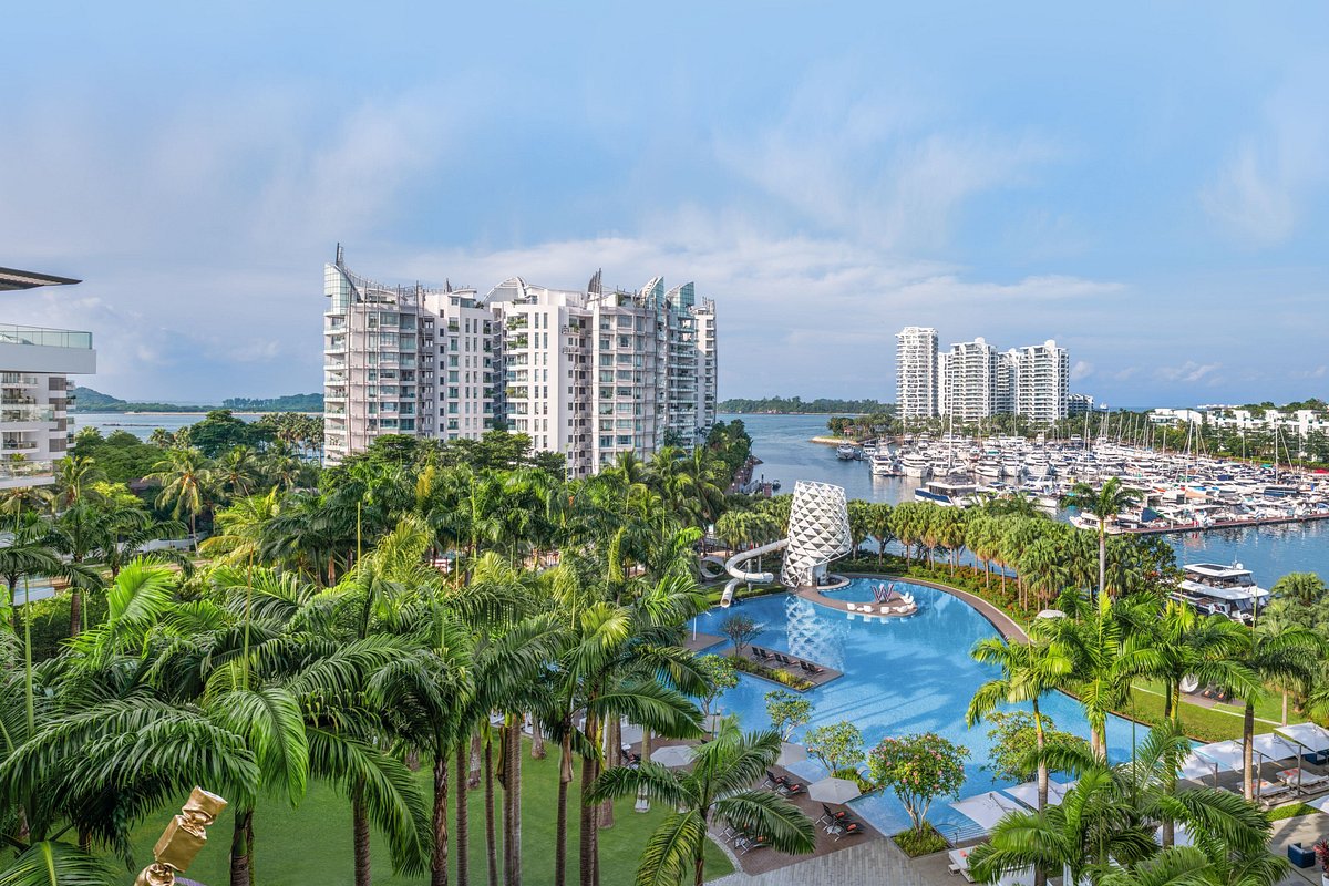 Luxury hotels and resorts near Sentosa and HarbourFront suitable for private escort visits